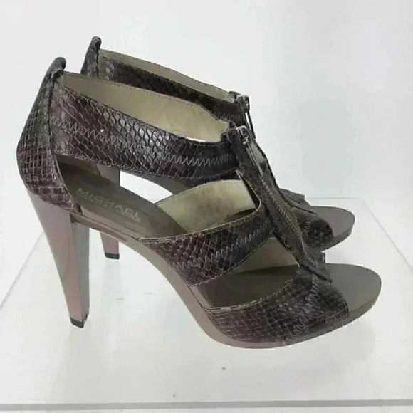 EUC Michael-Michael Kors Snakeskin T Strap Sandals sz  9 - Picture 3 of 6